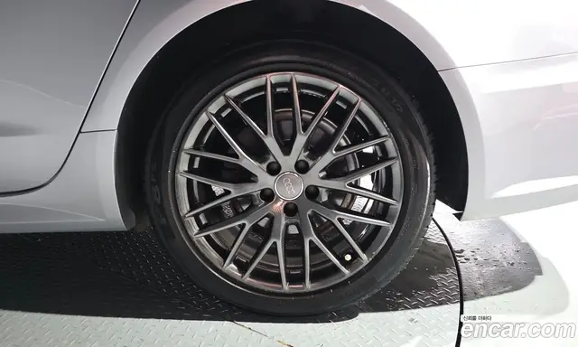 Audi A6 2018 2.0 автомат (гидро), миниатюра 7