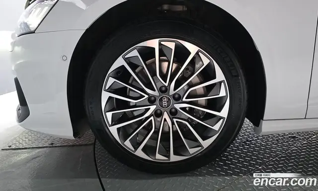 Audi A6 2025 2.0 автомат (гидро), миниатюра 5