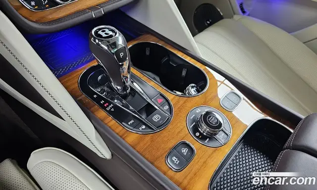Bentley Bentayga 2022 4.0 автомат (гидро), миниатюра 11