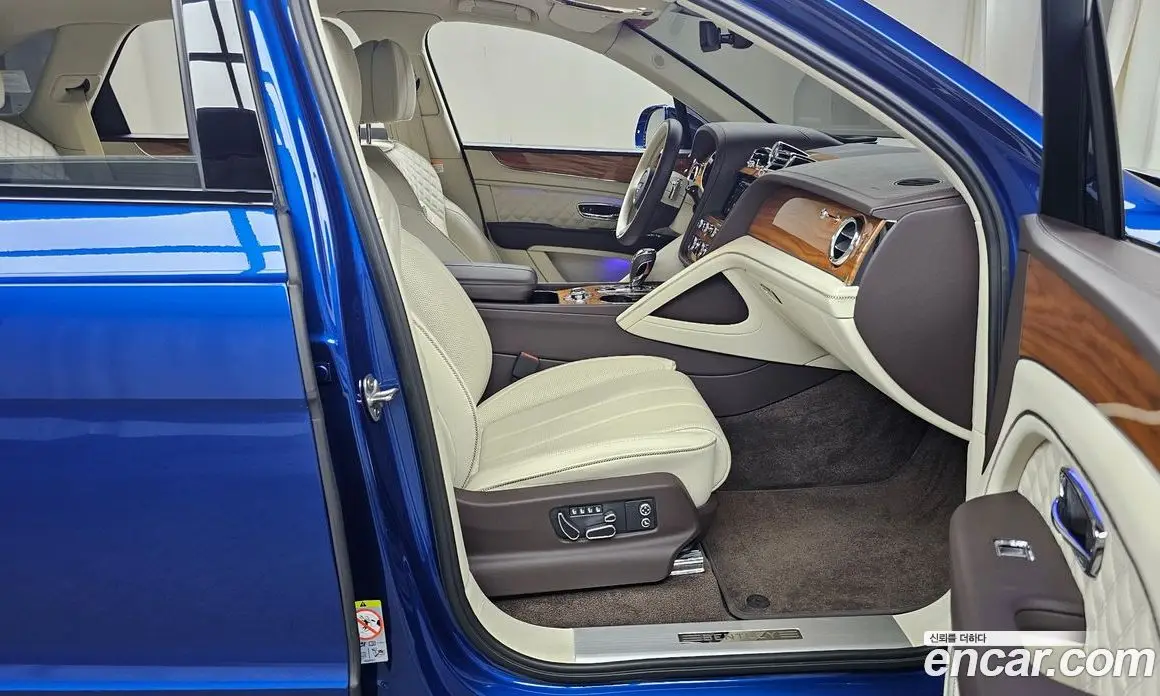 Bentley Bentayga 2022 4.0 автомат (гидро), фото 15