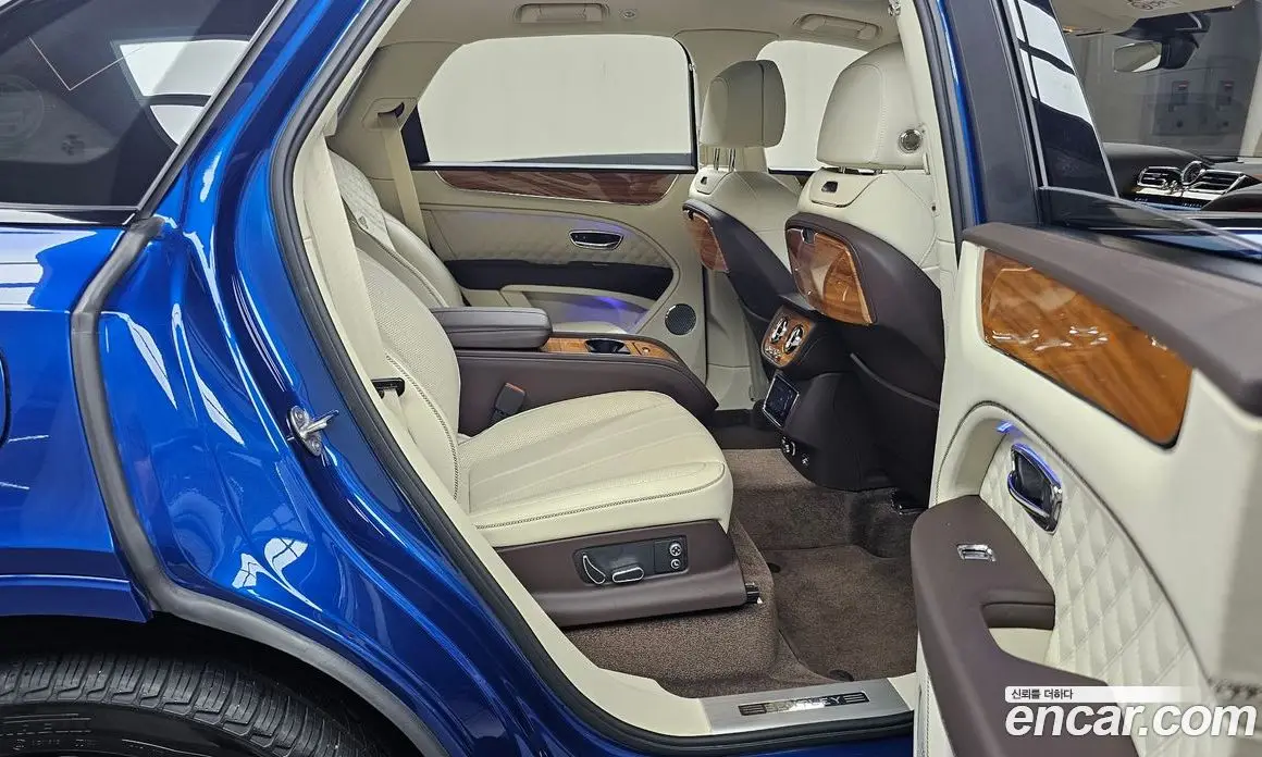 Bentley Bentayga 2022 4.0 автомат (гидро), фото 16