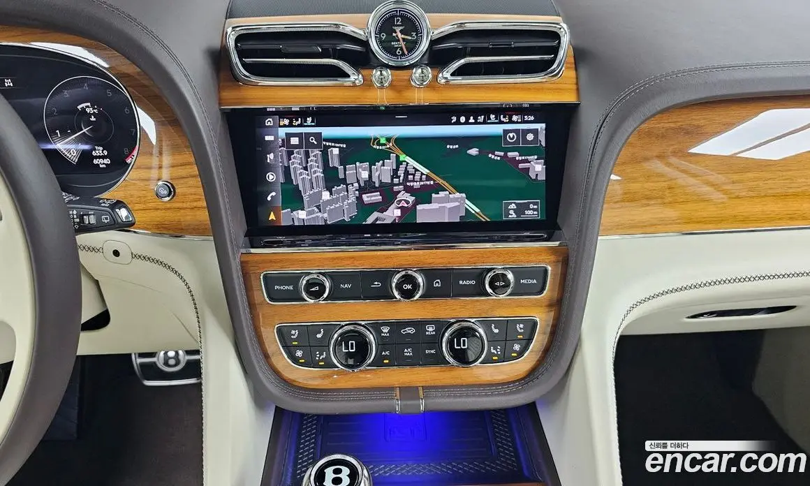 Bentley Bentayga 2022 4.0 автомат (гидро), фото 18