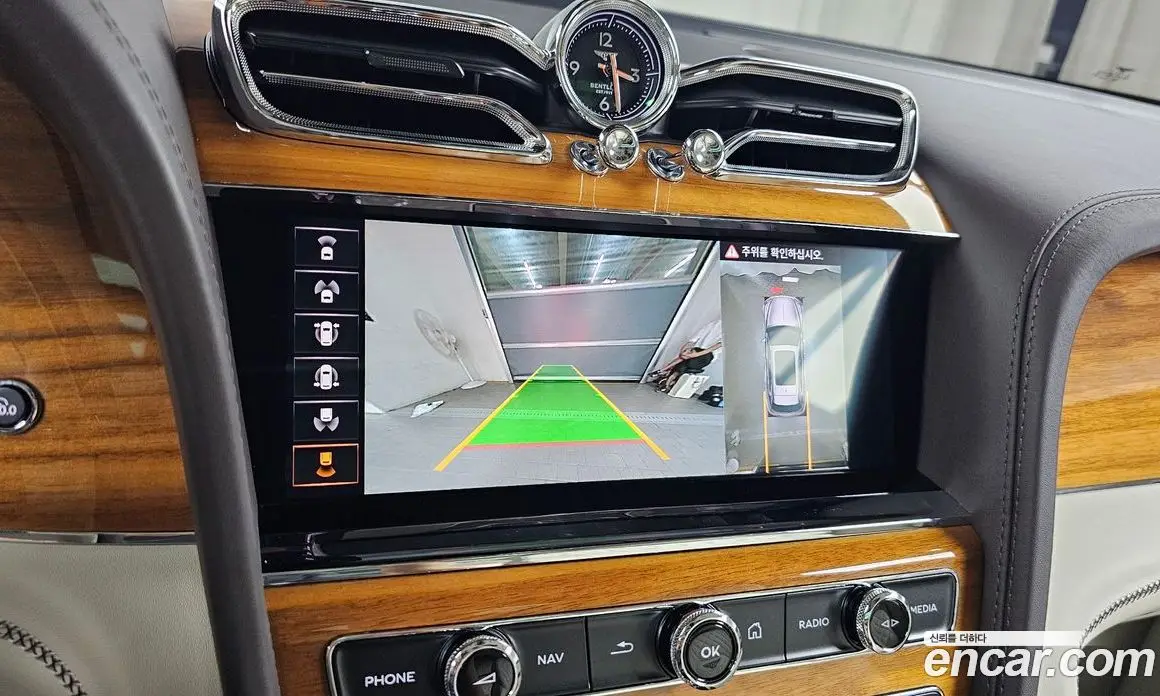 Bentley Bentayga 2022 4.0 автомат (гидро), фото 20