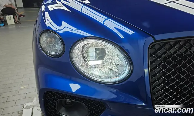 Bentley Bentayga 2022 4.0 автомат (гидро), миниатюра 7