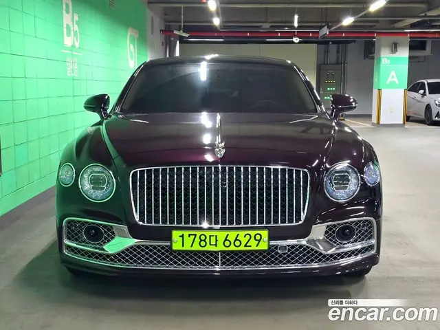 Bentley Flying Spur 2024 4.0 автомат (гидро), миниатюра 2
