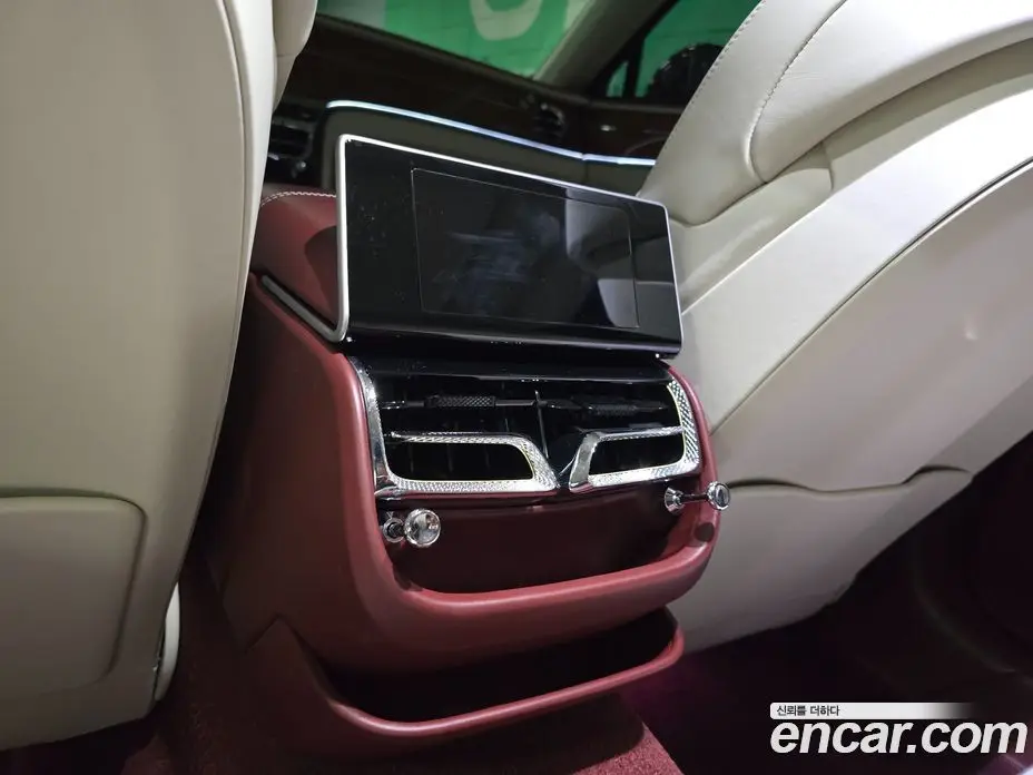 Bentley Flying Spur 2024 4.0 автомат (гидро), фото 11
