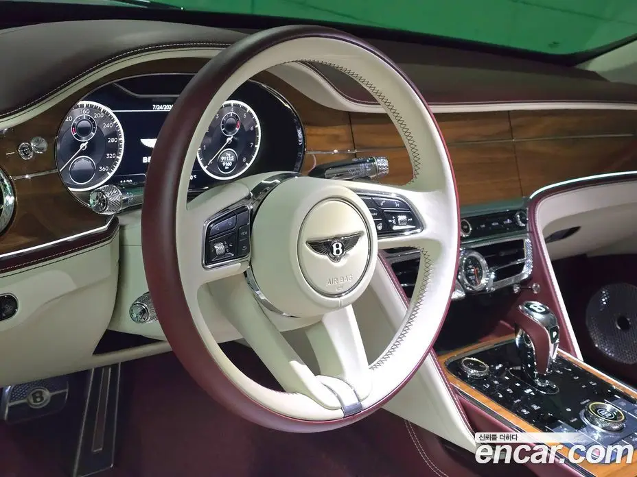 Bentley Flying Spur 2024 4.0 автомат (гидро), фото 15