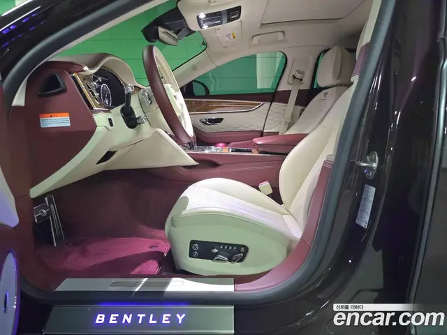 Bentley Flying Spur 2024 4.0 автомат (гидро), миниатюра 9