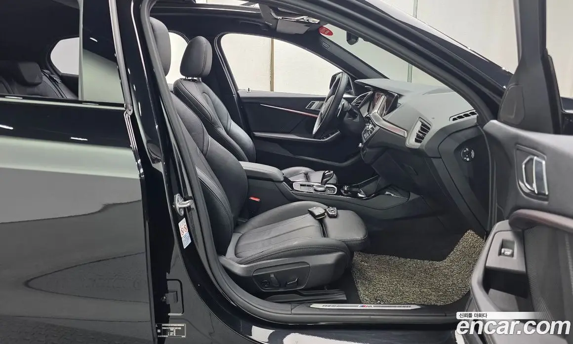 BMW 1 серия 2021 2.0 автомат (гидро), фото 16