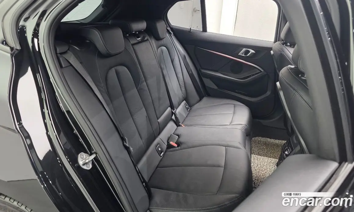 BMW 1 серия 2021 2.0 автомат (гидро), фото 17