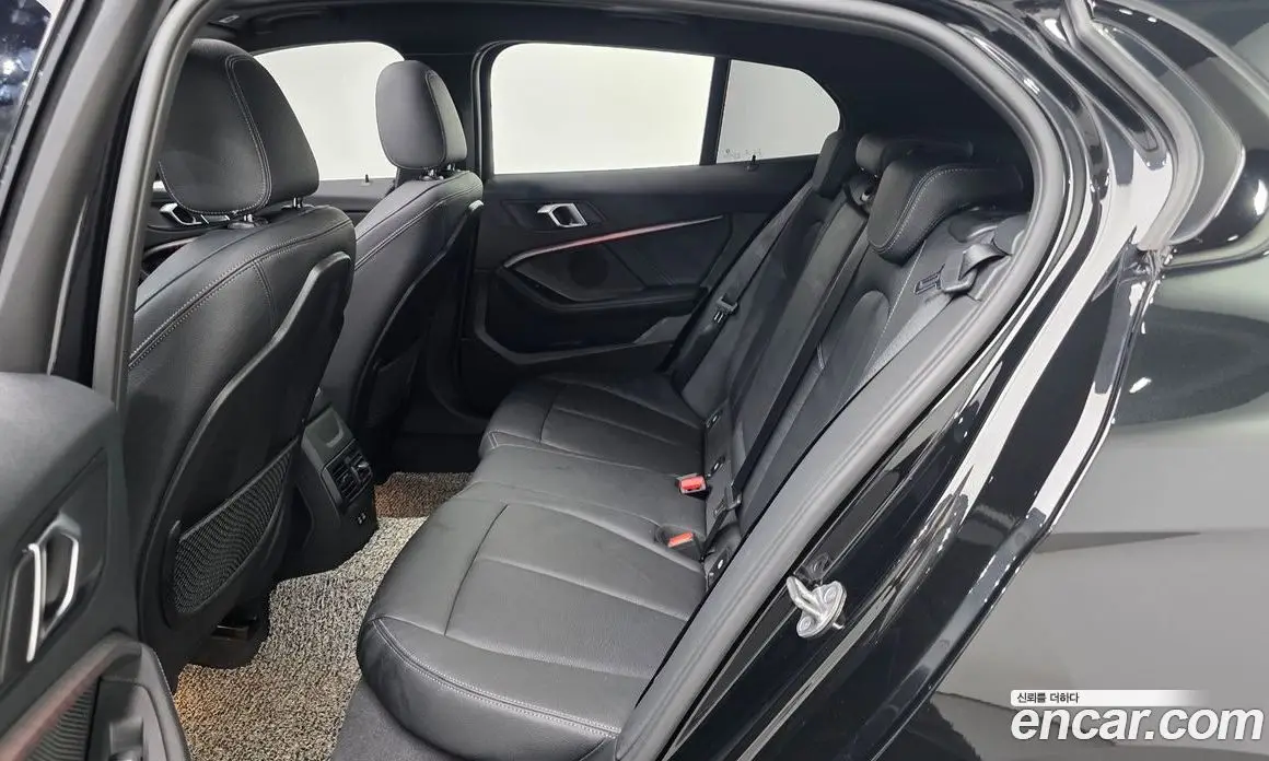 BMW 1 серия 2021 2.0 автомат (гидро), фото 18