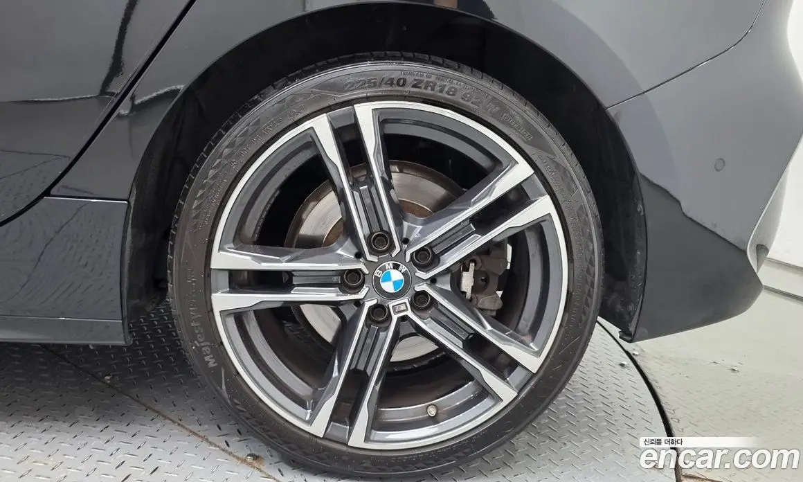 BMW 1 серия 2021 2.0 автомат (гидро), фото 7