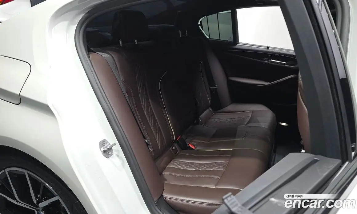 BMW 5 серия 2022 2.0 автомат (гидро), фото 12