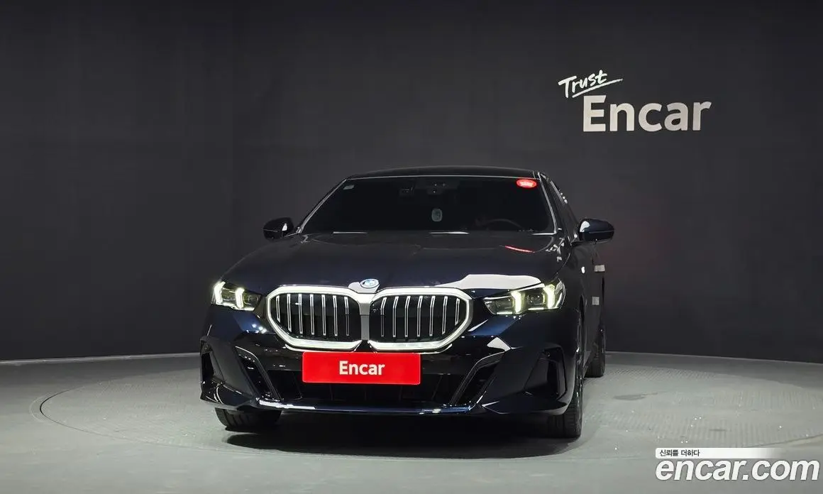 BMW 5 серия 2025 2.0 автомат (гидро), фото 3
