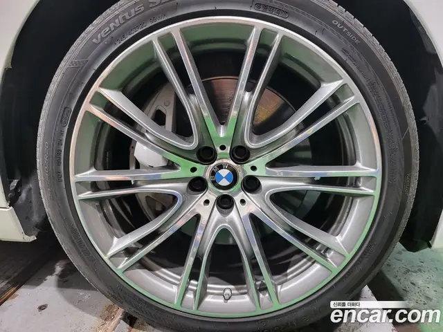BMW 7 серия 2019 4.4 автомат (гидро), миниатюра 5