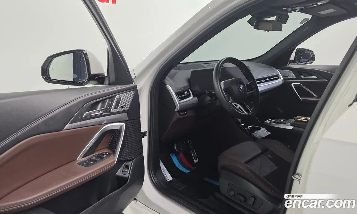 BMW X1 2023 2.0 автомат (гидро), фото 13