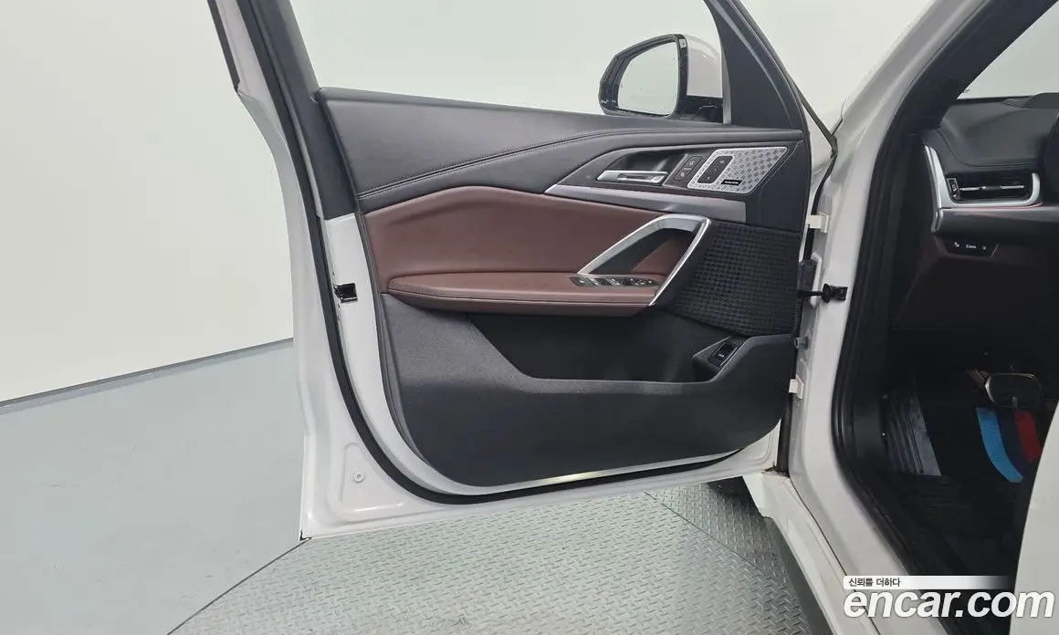 BMW X1 2023 2.0 автомат (гидро), фото 14