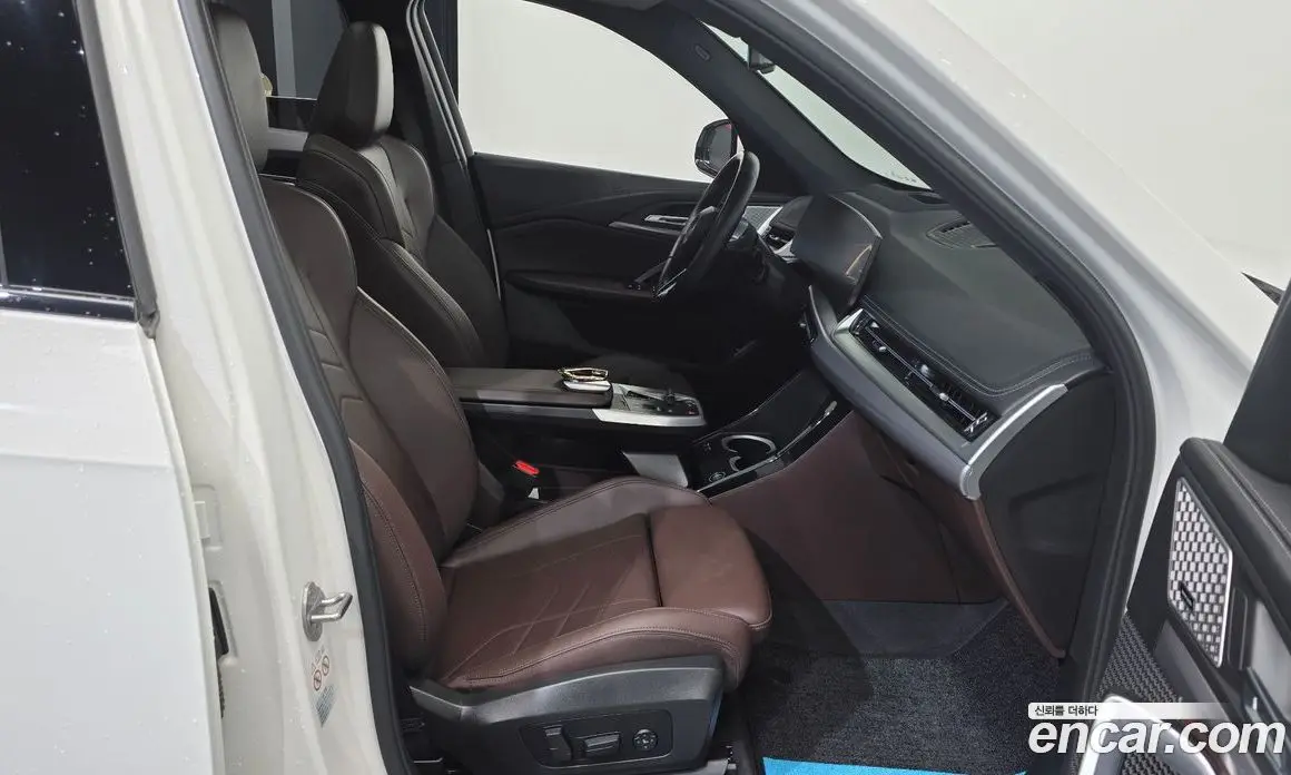 BMW X1 2023 2.0 автомат (гидро), фото 16