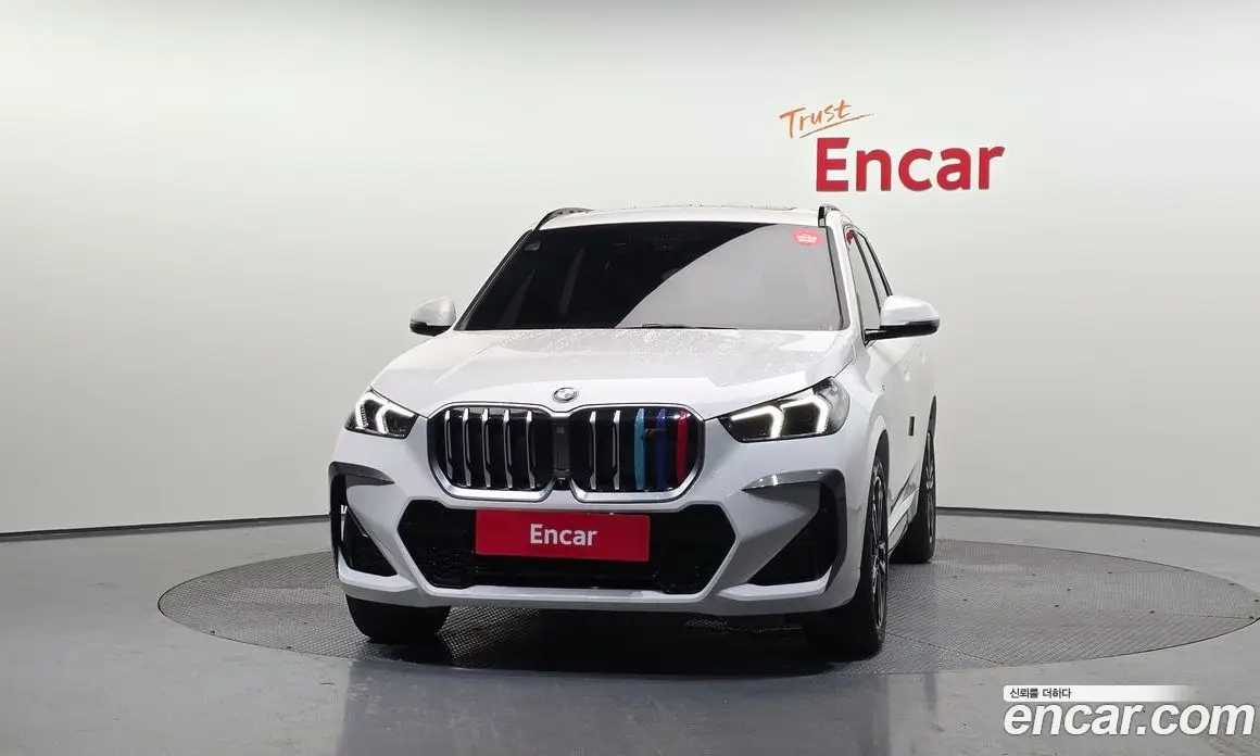 BMW X1 2023 2.0 автомат (гидро), фото 3
