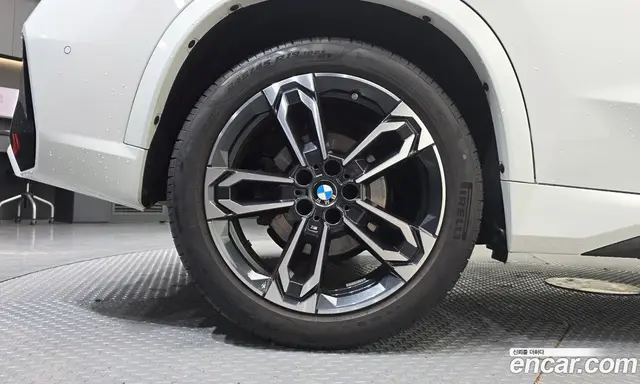 BMW X1 2023 2.0 автомат (гидро), миниатюра 5