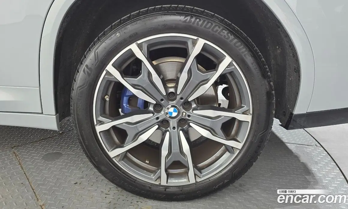 BMW X4 2025 2.0 автомат (гидро), фото 7
