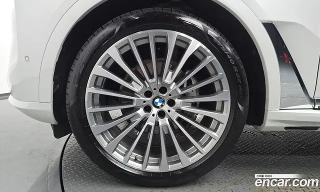 BMW X7 2025 3.0 автомат (гидро), миниатюра 4