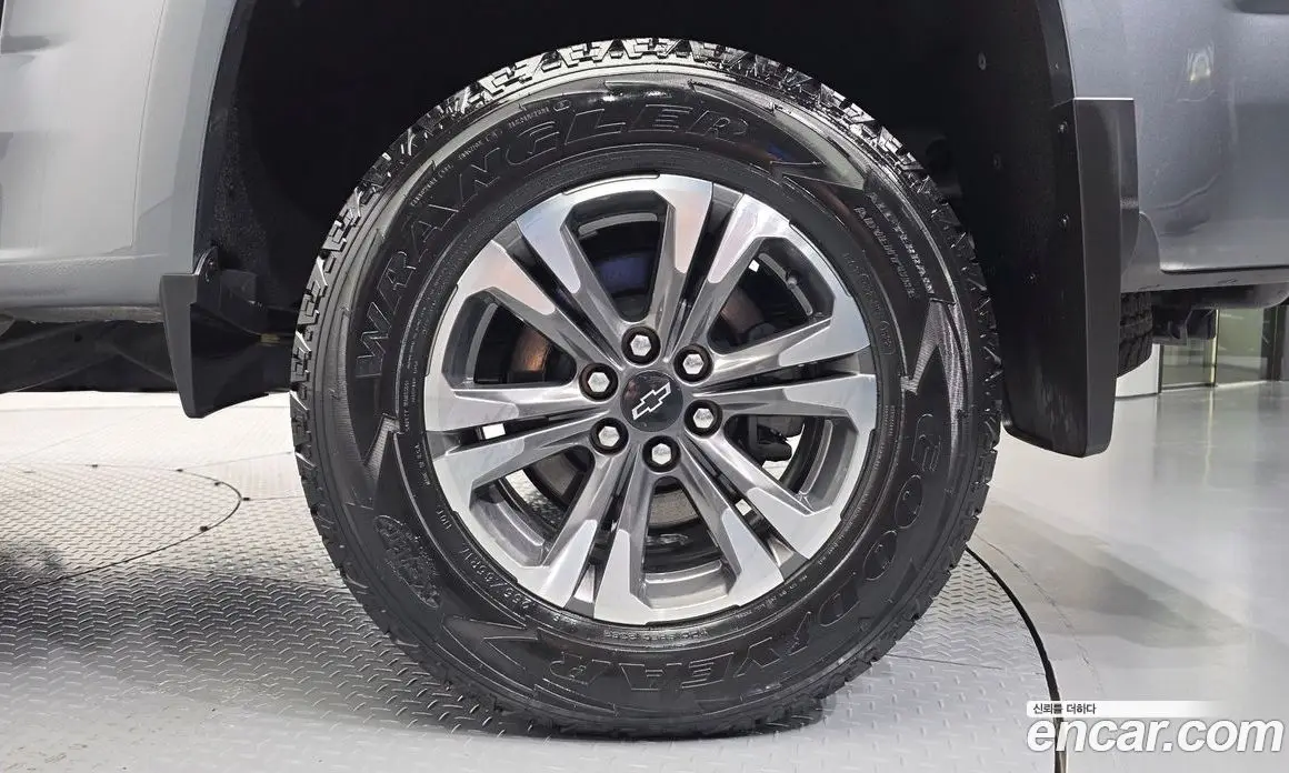 Chevrolet Colorado 2022 3.6 автомат (гидро), фото 7