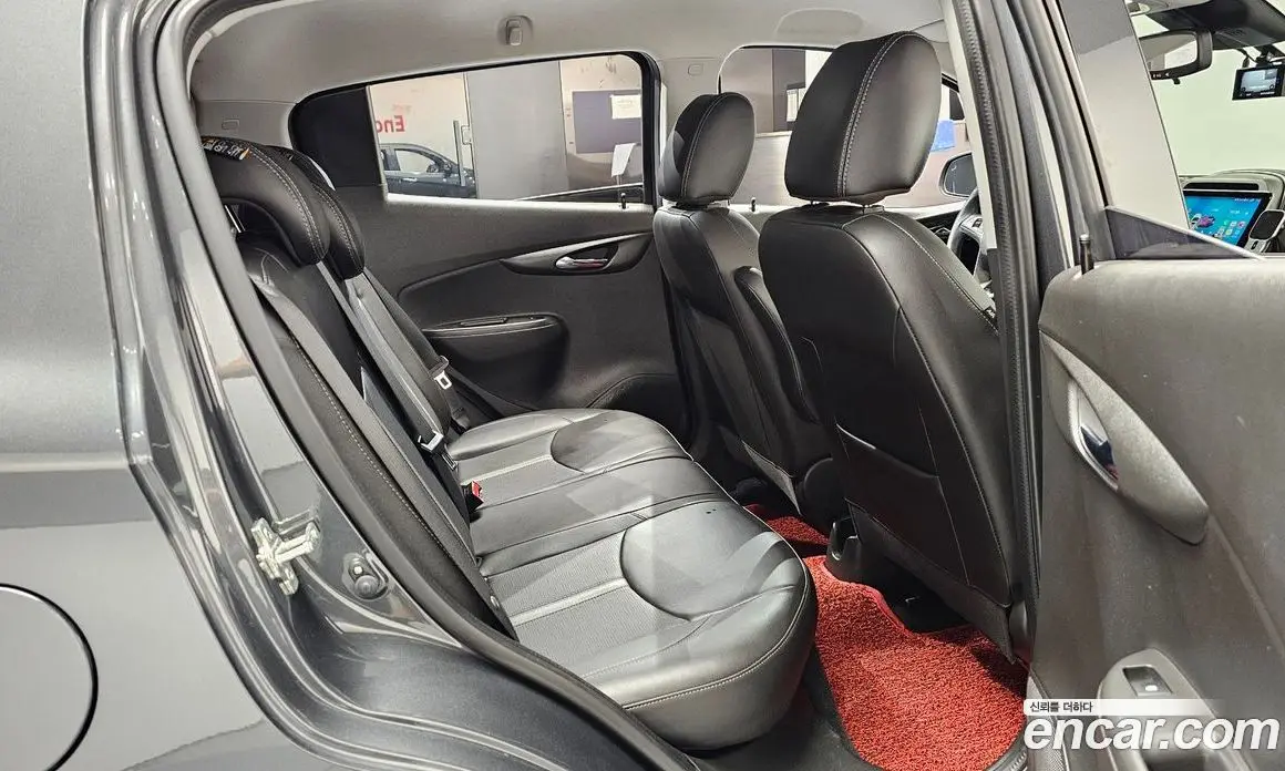 Chevrolet Spark 2022 1.0 автомат (гидро), фото 17
