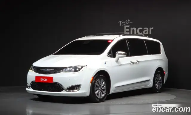 Chrysler Pacifica, 2020, 61 316 км