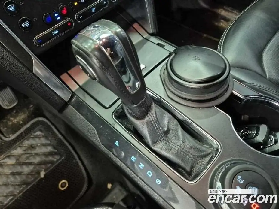Ford Explorer 2018 2.3 автомат (гидро), фото 8