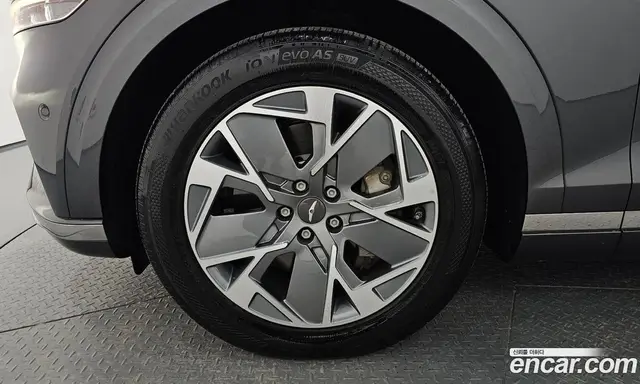 Genesis GV70 2022 0.1 автомат (гидро), миниатюра 4