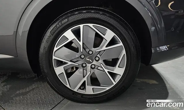 Genesis GV70 2022 0.1 автомат (гидро), миниатюра 6