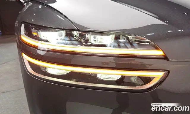 Genesis GV70 2022 0.1 автомат (гидро), миниатюра 7