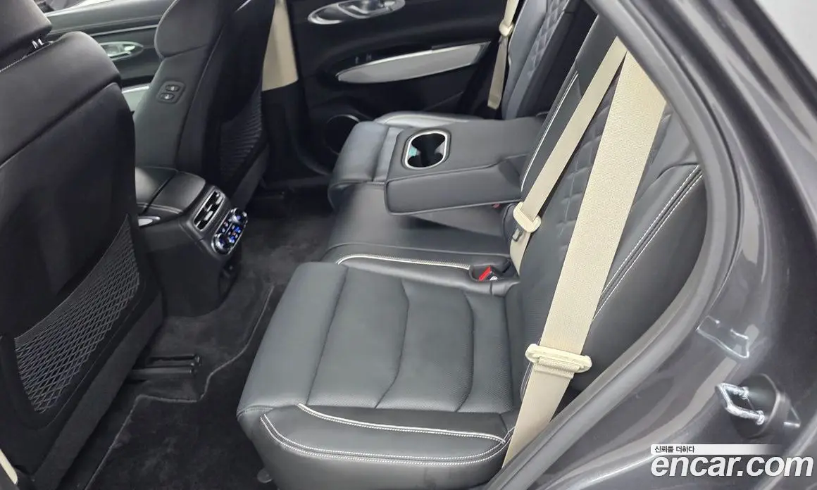 Genesis GV70 2022 0.1 автомат (гидро), фото 16