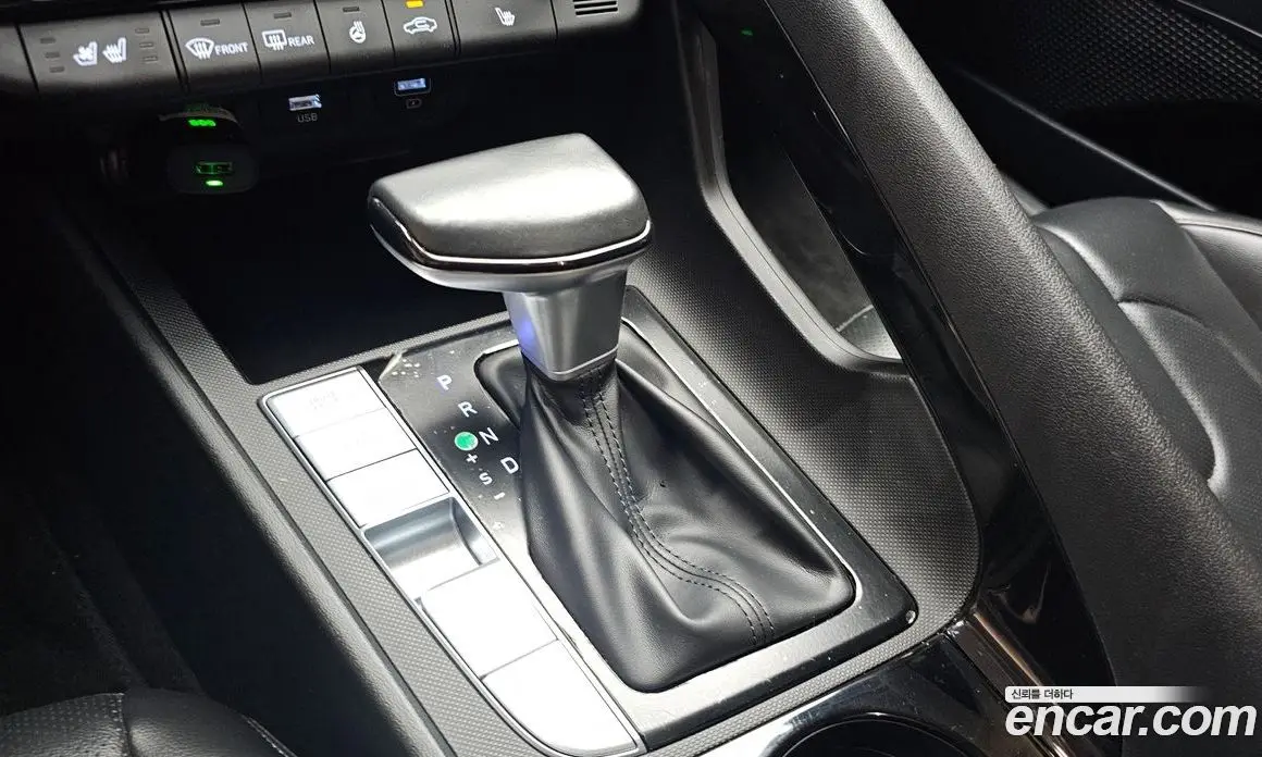 Hyundai Avante 2021 1.6 автомат (гидро), фото 12