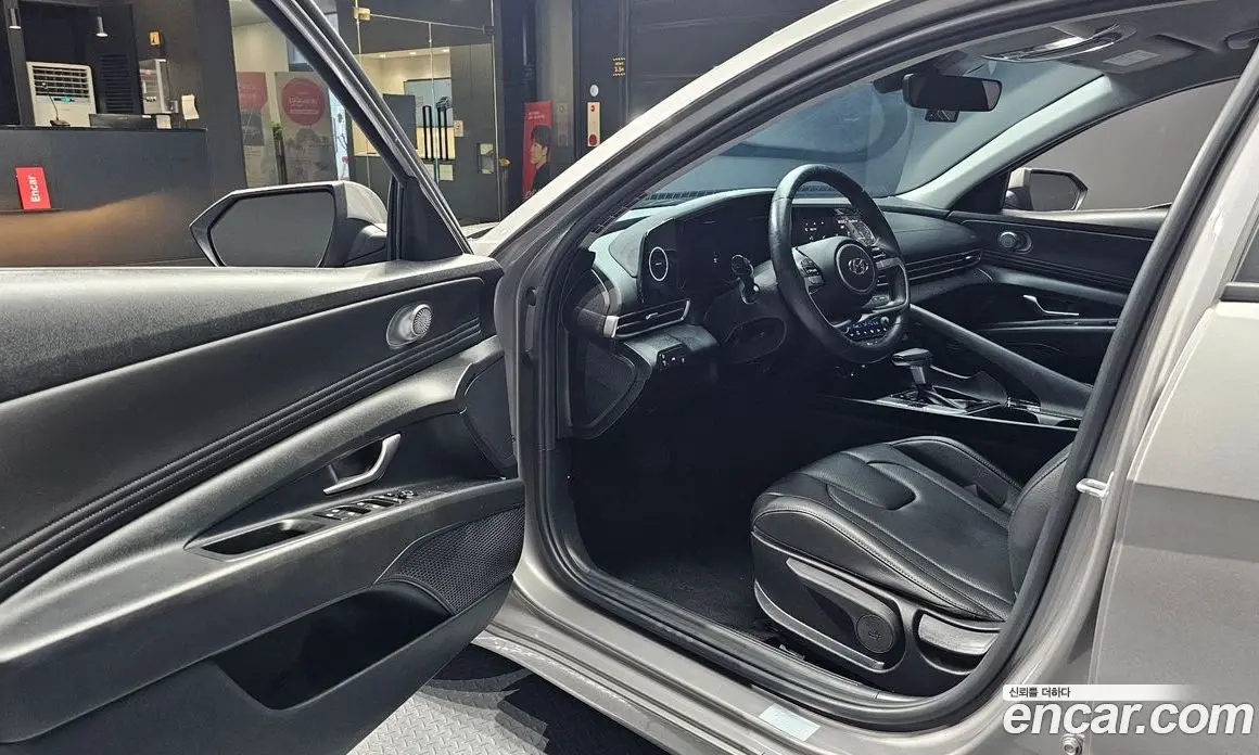Hyundai Avante 2021 1.6 автомат (гидро), фото 13
