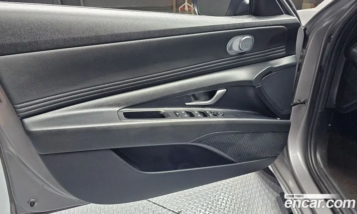 Hyundai Avante 2021 1.6 автомат (гидро), фото 14