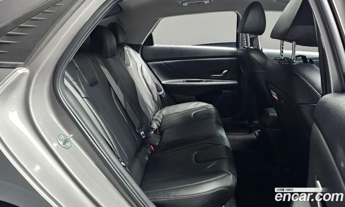 Hyundai Avante 2021 1.6 автомат (гидро), фото 18