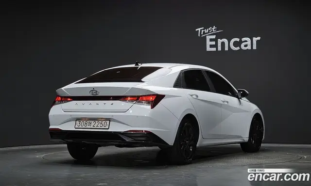 Hyundai Avante 2022 1.6 автомат (гидро), миниатюра 2