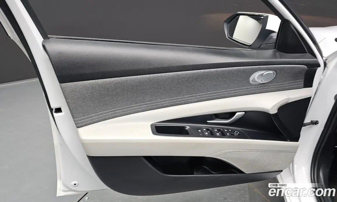 Hyundai Avante 2022 1.6 автомат (гидро), фото 14