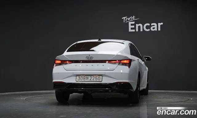 Hyundai Avante 2022 1.6 автомат (гидро), миниатюра 4