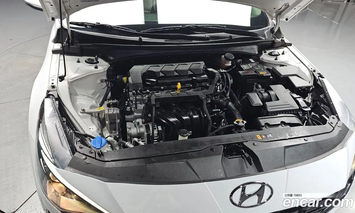 Hyundai Avante 2022 1.6 автомат (гидро), фото 6