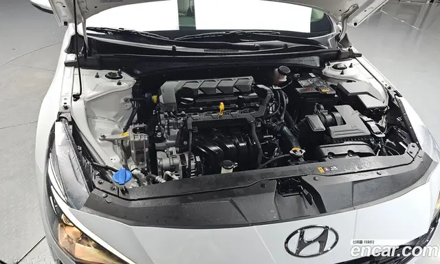 Hyundai Avante 2022 1.6 автомат (гидро), миниатюра 6