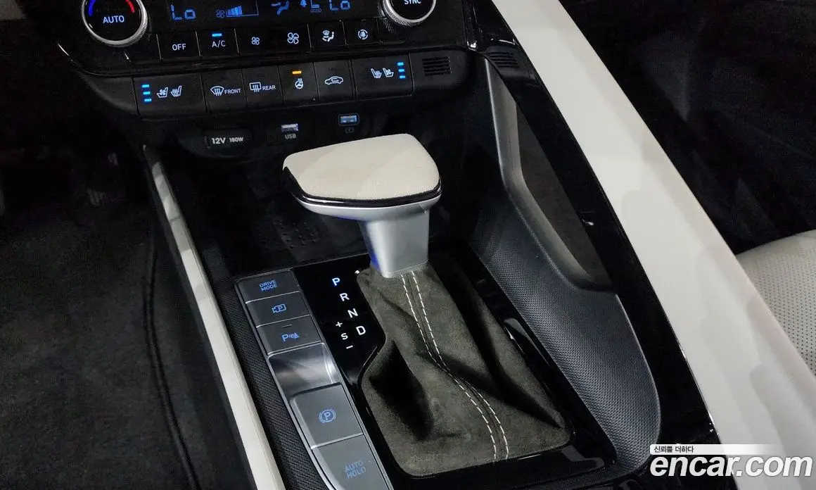 Hyundai Avante 2023 1.6 автомат (гидро), фото 12