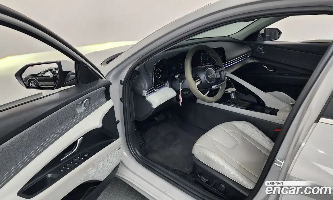 Hyundai Avante 2023 1.6 автомат (гидро), фото 13