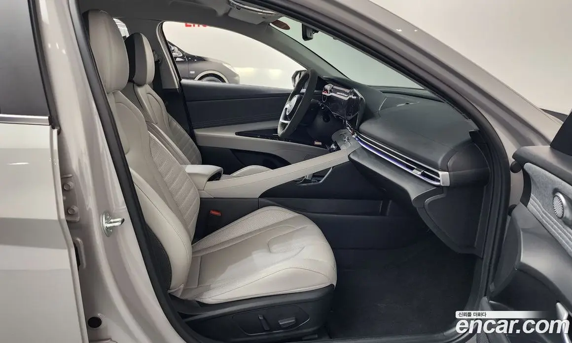 Hyundai Avante 2023 1.6 автомат (гидро), фото 16