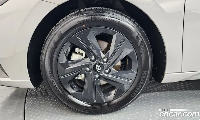 Hyundai Avante 2023 1.6 автомат (гидро), миниатюра 5