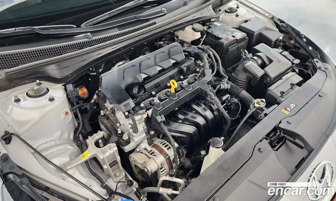 Hyundai Avante 2023 1.6 автомат (гидро), фото 6