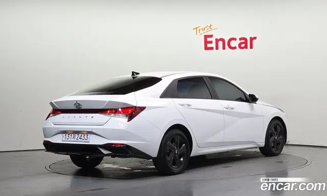 Hyundai Avante 2023 1.6 автомат (гидро), миниатюра 2