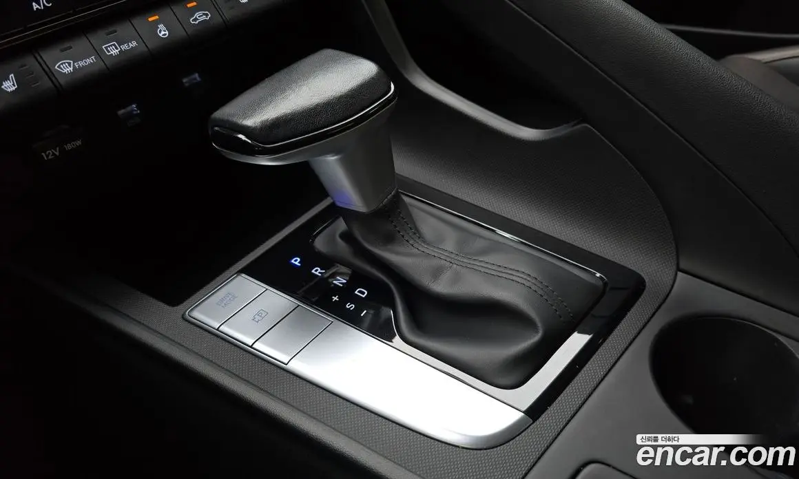 Hyundai Avante 2023 1.6 автомат (гидро), фото 12